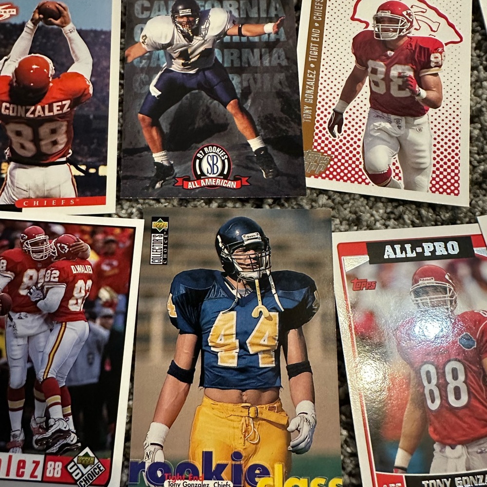 Lot of 83 Tony Gonzalez football cards Atlanta Falcons Kansas City Chiefs Rookie - Picture 10 of 10